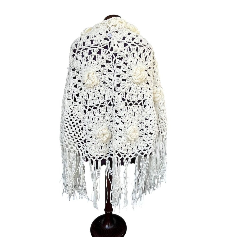 Hand Crocheted Vintage Granny Square 3D Roses All White Fringe Shawl 78"‎ Wide